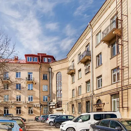 Between Books & Power G4 Self Check In Vilna