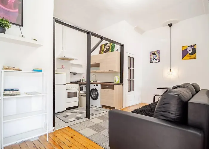 Between Books & Power G4 Self Check In