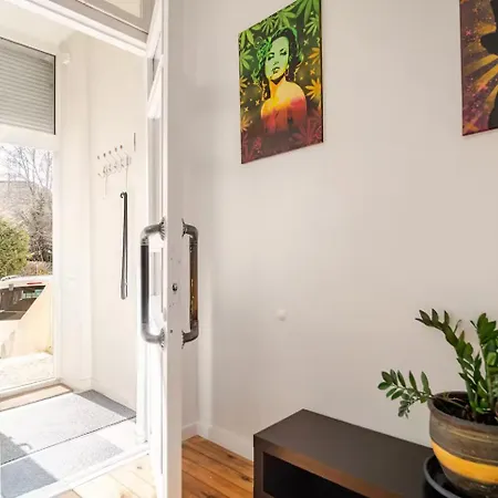 Apartament Between Books & Power G4 Self Check In