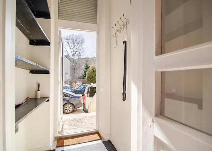 Between Books & Power G4 Self Check In Wilno