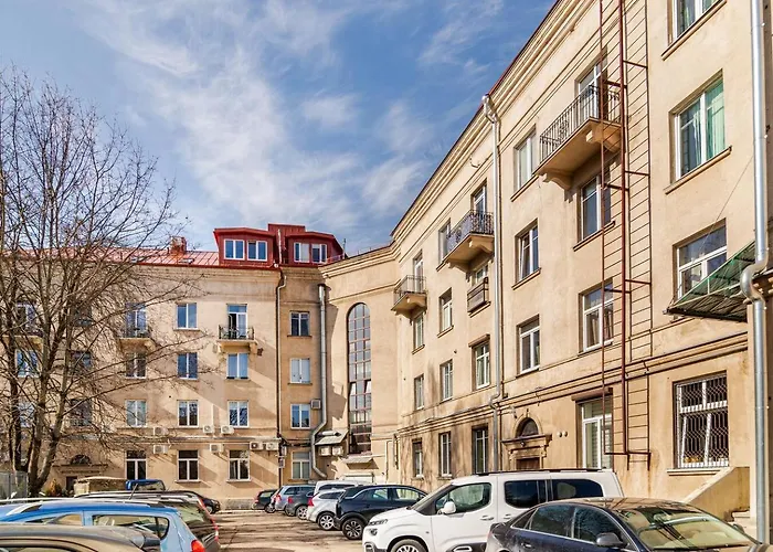 Between Books & Power G4 Self Check In Wilno